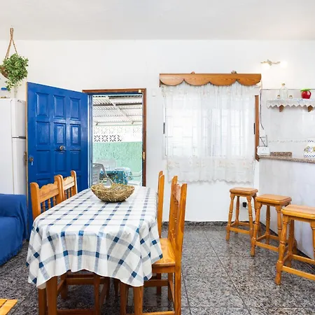 Okstay Family House Close To The Sea Caleton Feriehus *