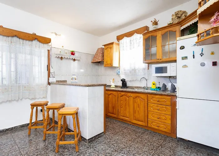 Okstay Family House Close To The Sea Caleton